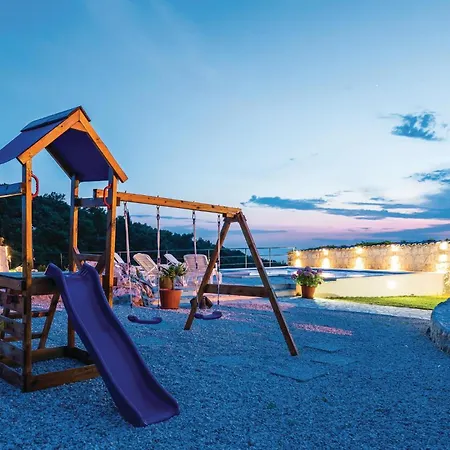 Three-bedroom In Radovcici Casa vacanze *