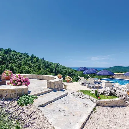 Three-bedroom In Radovcici Casa vacanze