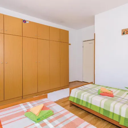 Feriehus Cozy In Radovcici With Wifi Čilipi