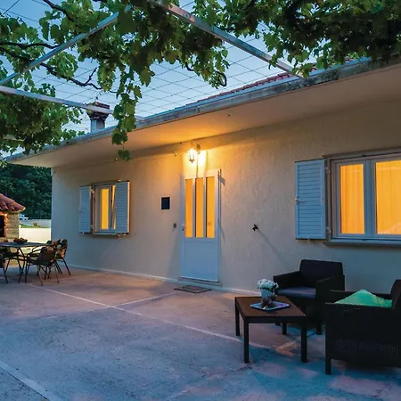 Three-bedroom In Radovcici