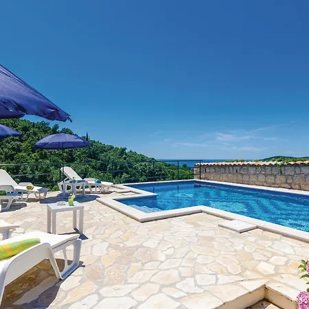 Three-bedroom In Radovcici 펜션 *