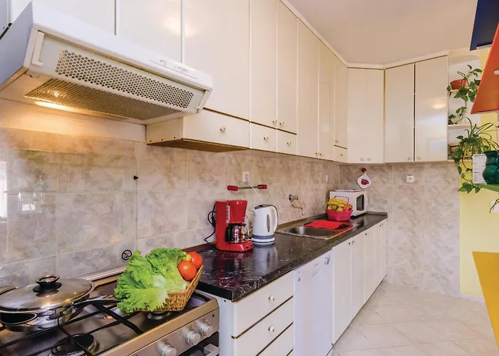 Three-bedroom In Radovcici Radovici