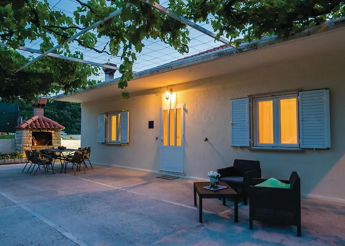 Three-bedroom In Radovcici