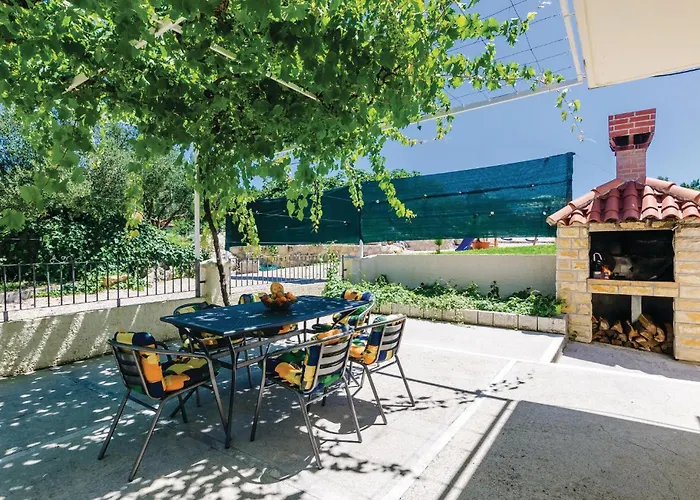 度假居 Three-bedroom In Radovcici Radovici