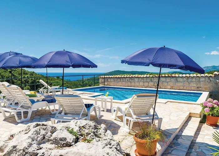 Three-bedroom In Radovcici 度假居 *