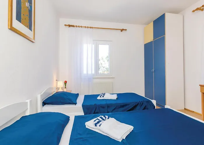 度假居 Three-bedroom In Radovcici *