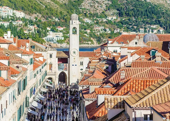 Three-bedroom In Radovcici 度假居 Radovici